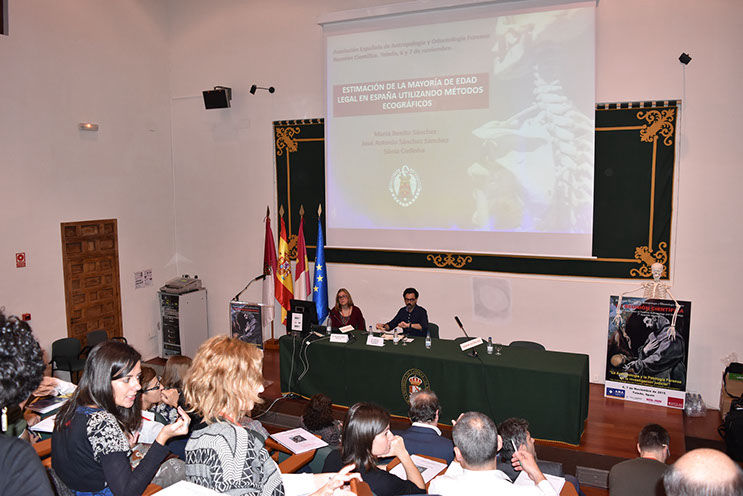 Conferencia inaugural de las Jornadas, celebrada en el aula magna de la Facultad de Ciencias Jurídicas y Sociales.
