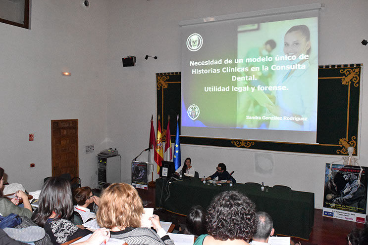 Conferencia inaugural de las Jornadas, celebrada en el aula magna de la Facultad de Ciencias Jurídicas y Sociales.