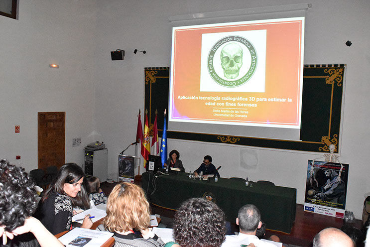 Conferencia inaugural de las Jornadas, celebrada en el aula magna de la Facultad de Ciencias Jurídicas y Sociales.