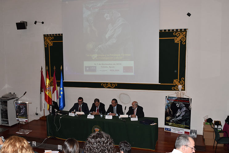 Conferencia inaugural de las Jornadas, celebrada en el aula magna de la Facultad de Ciencias Jurídicas y Sociales.
