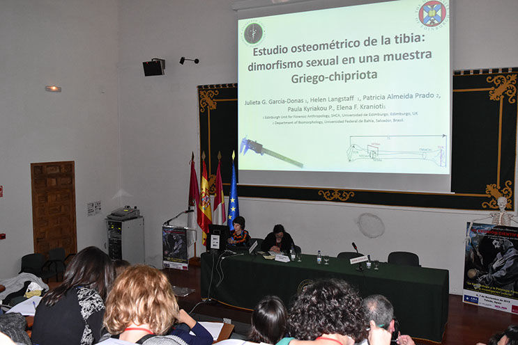 Conferencia inaugural de las Jornadas, celebrada en el aula magna de la Facultad de Ciencias Jurídicas y Sociales.
