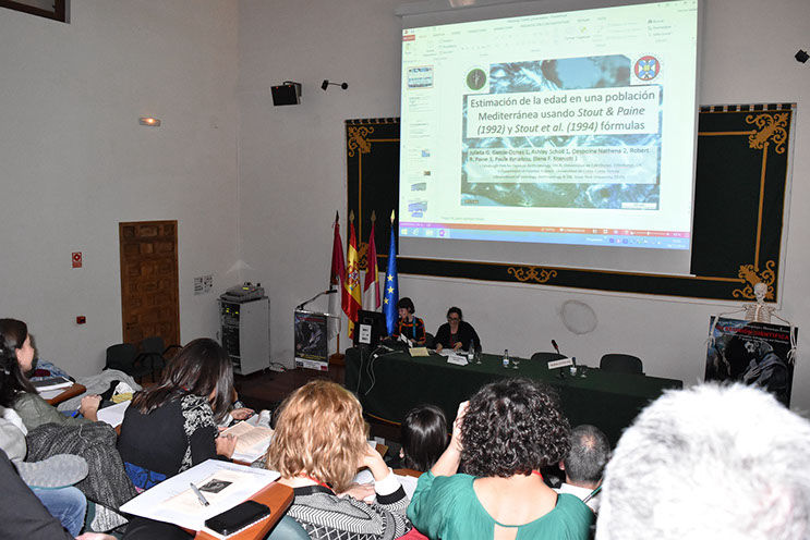 Conferencia inaugural de las Jornadas, celebrada en el aula magna de la Facultad de Ciencias Jurídicas y Sociales.