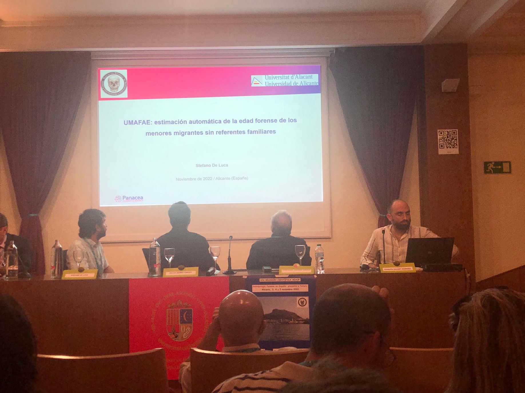 Mesa redonda: Determinación de la edad en menores migrantes sin referentes familiares: presente y futuro