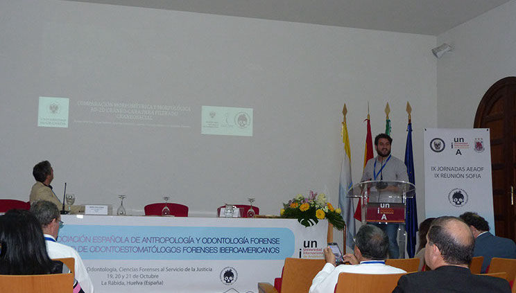 El potencial de la espectroscopía vibracional en restos humanos quemados.